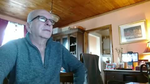 Snapshot of mauriceandre chatting on 02/15/25, 02:55 Maurice online show from 02/15/25, 02:55