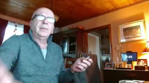 Snapshot of mauriceandre chatting on 02/16/25, 12:43 Maurice online show from 02/16/25, 12:43