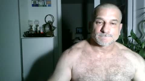 Snapshot of mauro1971 chatting on 06/11/26, 12:54 mauro1971 online show from 06/11/26, 12:54