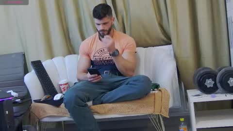 Snapshot of mauro_real_man chatting on 10/19/25, 05:13 mauro_real_man online show from 10/19/25, 05:13