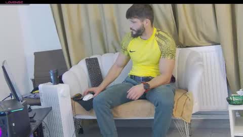 Snapshot of mauro_real_man chatting on 11/06/25, 06:53 mauro_real_man online show from 11/06/25, 06:53