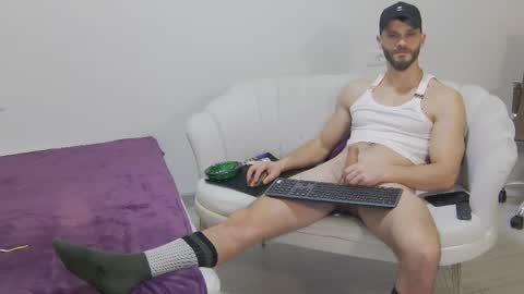 mauro_real_man online show from 02/09/26, 06:23