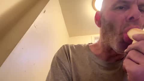 Snapshot of maverick7000 chatting on 01/14/25, 12:43 maverick7000 online show from 01/14/25, 12:43