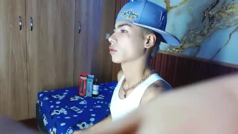 Snapshot of maverickhotson303av chatting on 12/15/25, 11:20 maverickhotson303av online show from 12/15/25, 11:20