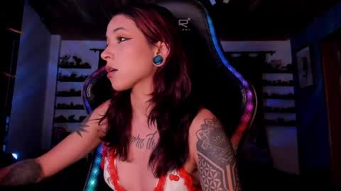 Hilary online show from 02/13/25, 11:47