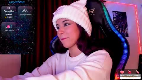 Hilary online show from 09/18/25, 11:07