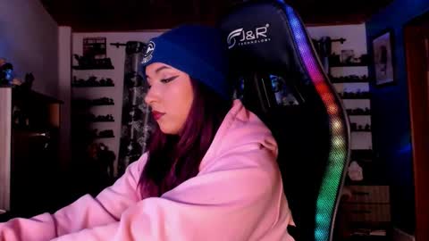 Hilary online show from 09/23/25, 11:41