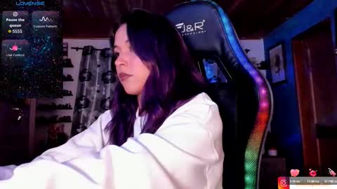 Hilary online show from 10/14/25, 11:49