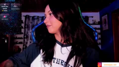 Hilary online show from 10/22/25, 01:17