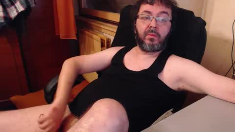 Max online show from 11/16/25, 02:44