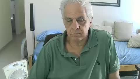 Snapshot of max_2017 chatting on 12/22/25, 07:00 max_2017 online show from 12/22/25, 07:00