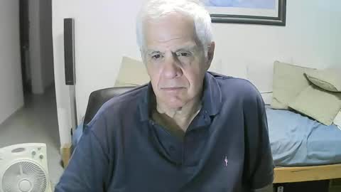 Snapshot of max_2017 chatting on 01/17/26, 03:33 max_2017 online show from 01/17/26, 03:33