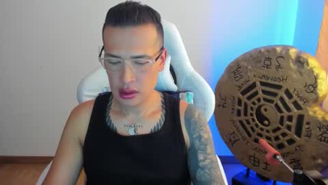 Snapshot of max__b chatting on 03/09/25, 08:21 max__b online show from 03/09/25, 08:21