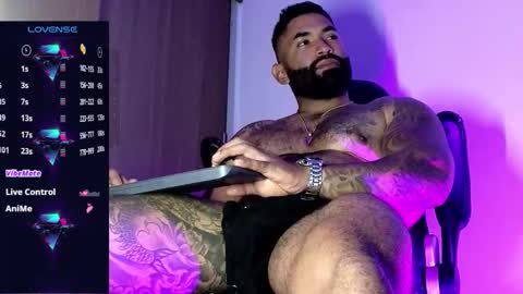 max__prada online show from 11/29/25, 02:36