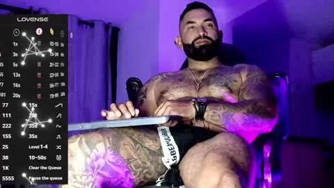 max__prada online show from 02/11/26, 02:16