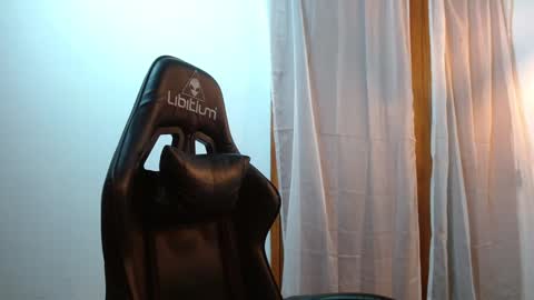 Snapshot of max_ashley_mds chatting on 01/21/25, 04:27 Max Ashley online show from 01/21/25, 04:27