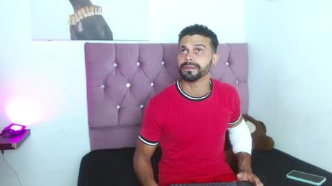 Snapshot of max_ashley_mds chatting on 10/05/25, 09:02 Max Ashley online show from 10/05/25, 09:02