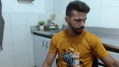 Snapshot of max_ashley_mds chatting on 11/22/25, 01:54 Max Ashley online show from 11/22/25, 01:54