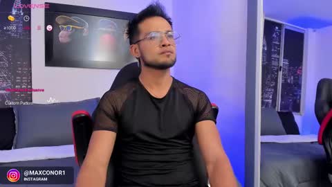 Snapshot of max_conor_ chatting on 02/02/25, 03:43 Max Conor online show from 02/02/25, 03:43