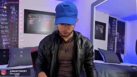 Snapshot of max_conor_ chatting on 02/06/25, 11:32 Max Conor online show from 02/06/25, 11:32