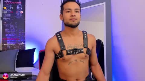 Snapshot of max_conor_ chatting on 02/14/25, 03:05 Max Conor online show from 02/14/25, 03:05