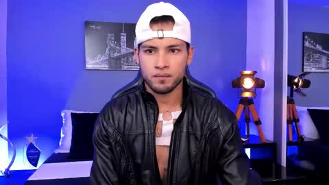 Snapshot of max_conor_ chatting on 09/19/25, 11:55 Max Conor online show from 09/19/25, 11:55