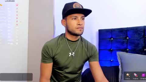 Snapshot of max_conor_ chatting on 10/21/25, 02:40 Max Conor online show from 10/21/25, 02:40