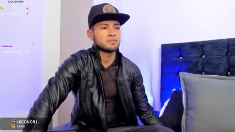 Snapshot of max_conor_ chatting on 10/23/25, 01:54 Max Conor online show from 10/23/25, 01:54