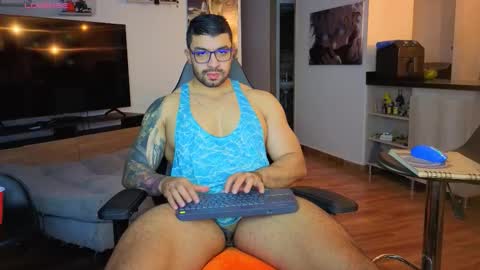 Max online show from 11/10/25, 03:49