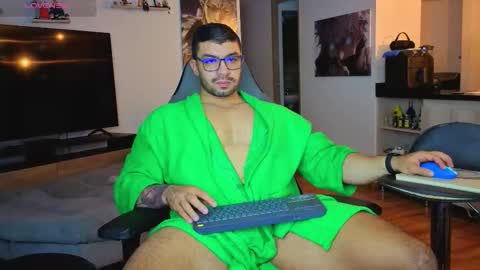 Max online show from 11/12/25, 02:34