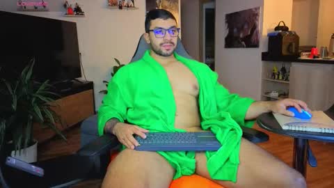 Max online show from 11/17/25, 01:55