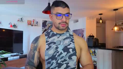 Max online show from 11/23/25, 03:45