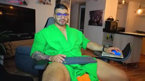 Max online show from 11/27/25, 02:57