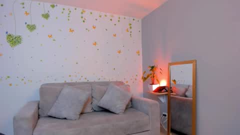 Snapshot of max_dic1 chatting on 10/30/25, 02:02 max D. online show from 10/30/25, 02:02