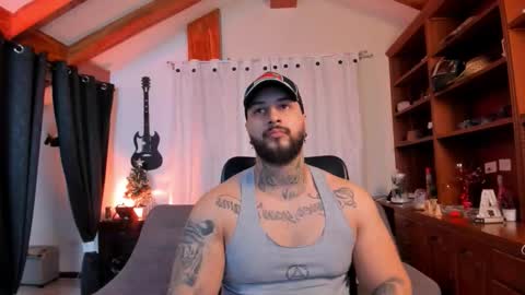 Snapshot of max_dic1 chatting on 11/20/25, 02:23 max D. online show from 11/20/25, 02:23