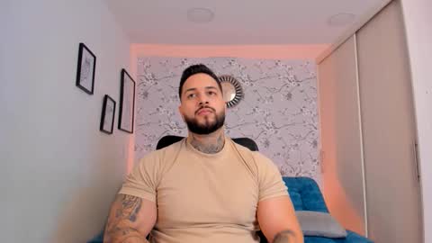Snapshot of max_dic1 chatting on 05/17/26, 10:50 max D. online show from 05/17/26, 10:50