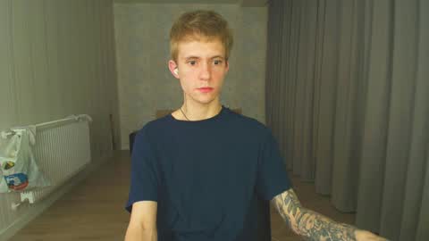 Snapshot of max_gen chatting on 12/07/24, 03:30 Max Gen with tats 24years And Ethan without tats 20 years online show from 12/07/24, 03:30