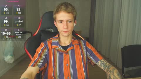 Snapshot of max_gen chatting on 12/17/24, 07:59 Max Gen with tats 24years And Ethan without tats 20 years online show from 12/17/24, 07:59