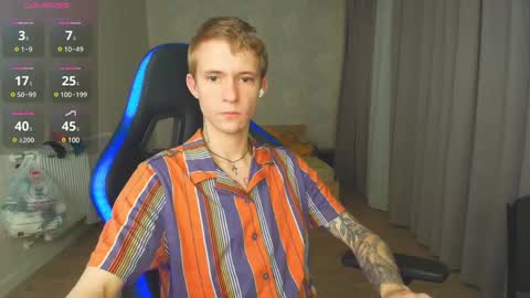 Snapshot of max_gen chatting on 12/22/24, 11:31 Max Gen with tats 24years And Ethan without tats 20 years online show from 12/22/24, 11:31