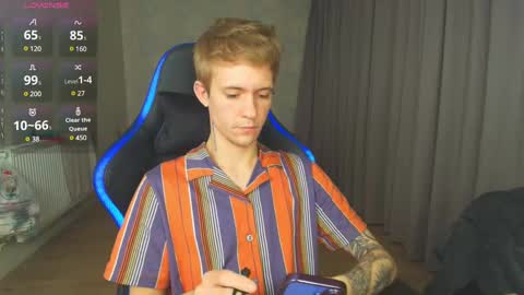 Snapshot of max_gen chatting on 12/23/24, 08:47 Max Gen with tats 24years And Ethan without tats 20 years online show from 12/23/24, 08:47