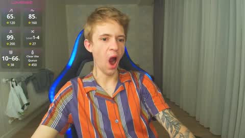 Snapshot of max_gen chatting on 12/24/24, 11:11 Max Gen with tats 24years And Ethan without tats 20 years online show from 12/24/24, 11:11