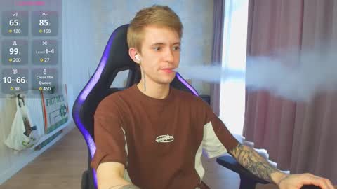 Snapshot of max_gen chatting on 12/30/24, 12:09 Max Gen with tats 24years And Ethan without tats 20 years online show from 12/30/24, 12:09