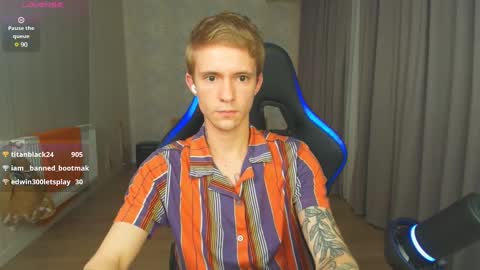 Snapshot of max_gen chatting on 01/10/25, 08:37 Max Gen with tats 24years And Ethan without tats 20 years online show from 01/10/25, 08:37