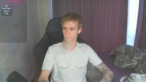 Snapshot of max_gen chatting on 01/22/25, 01:42 Max Gen with tats 24years And Ethan without tats 20 years online show from 01/22/25, 01:42