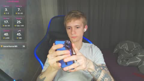 Snapshot of max_gen chatting on 01/22/25, 04:44 Max Gen with tats 24years And Ethan without tats 20 years online show from 01/22/25, 04:44