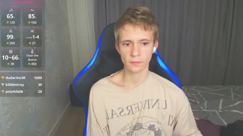 Snapshot of max_gen chatting on 01/28/25, 01:39 Max Gen with tats 24years And Ethan without tats 20 years online show from 01/28/25, 01:39