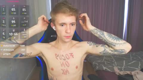 Snapshot of max_gen chatting on 01/28/25, 04:50 Max Gen with tats 24years And Ethan without tats 20 years online show from 01/28/25, 04:50