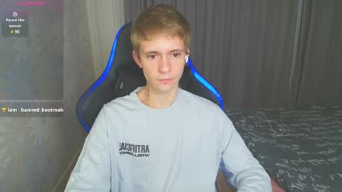 Snapshot of max_gen chatting on 01/28/25, 08:04 Max Gen with tats 24years And Ethan without tats 20 years online show from 01/28/25, 08:04