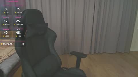 Snapshot of max_gen chatting on 02/09/25, 07:41 Max Gen with tats 24years And Ethan without tats 20 years online show from 02/09/25, 07:41