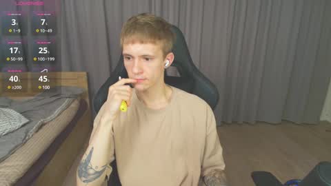 Snapshot of max_gen chatting on 02/10/25, 05:09 Max Gen with tats 24years And Ethan without tats 20 years online show from 02/10/25, 05:09